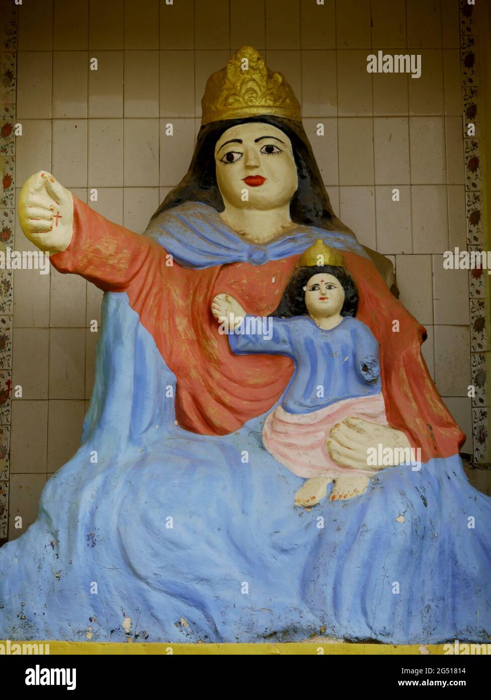 Arte mariano en la estatua de la Iglesia Católica escultura de arte