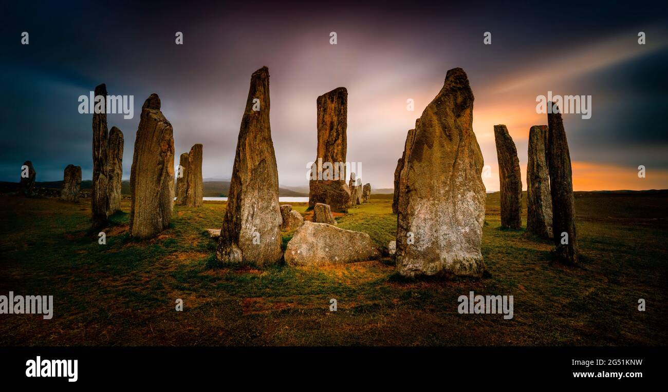 Callanish Stones de pie al atardecer, Lewis, Escocia, Reino Unido Foto de stock