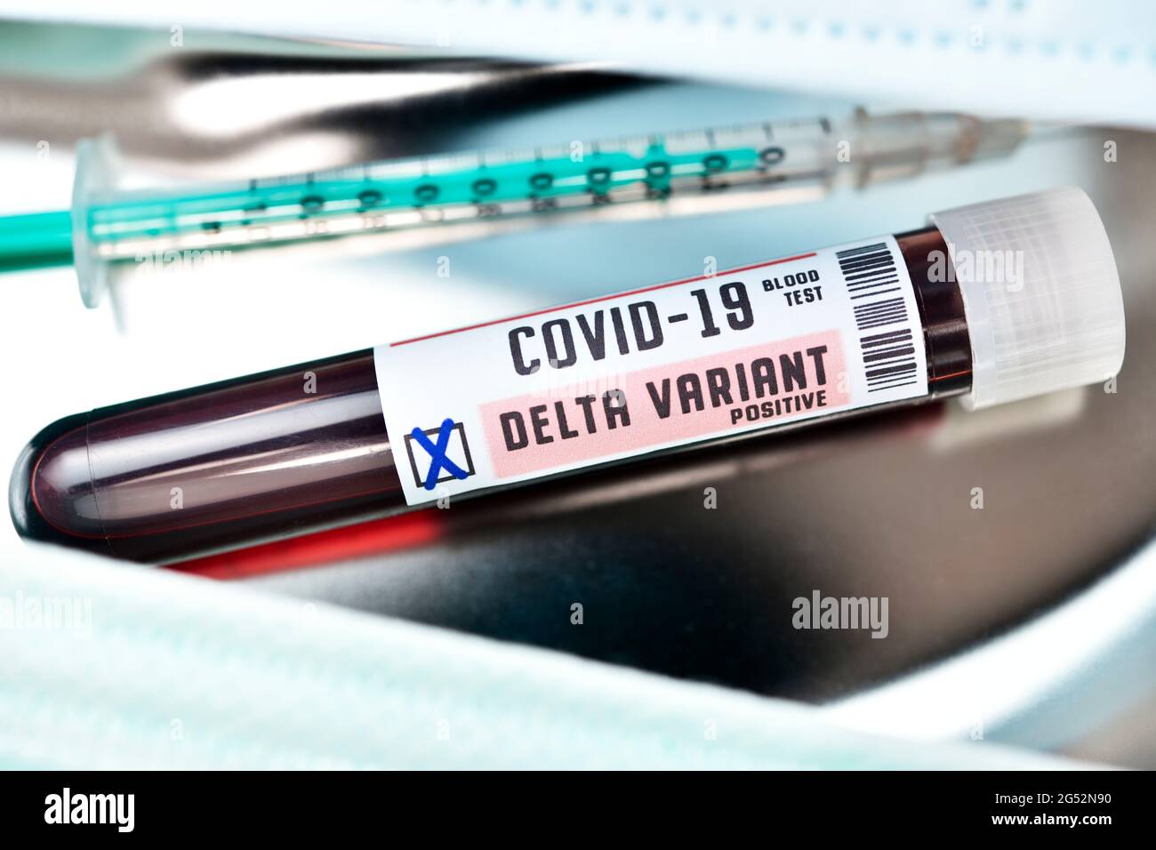 Tubo de análisis de sangre, variante delta B.1.617.2 Foto de stock
