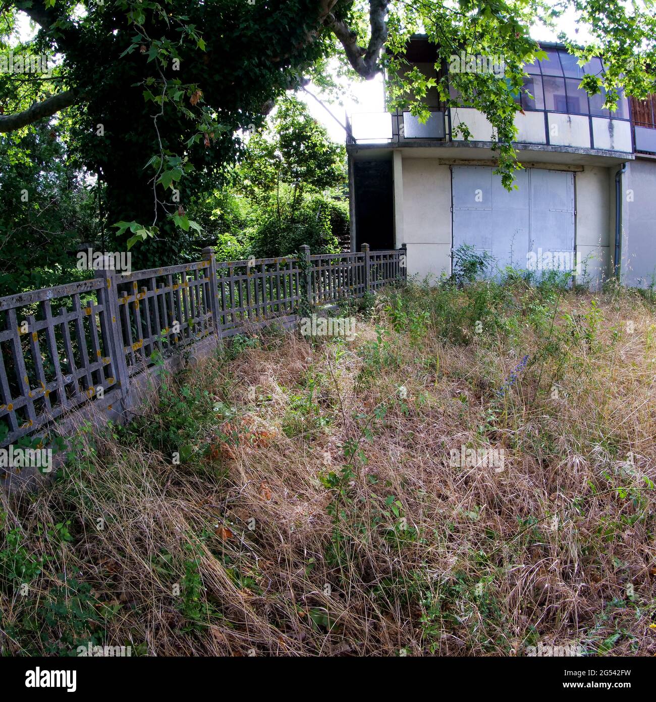 Lugar abandonado, Vaulx-en-Velin, Francia Foto de stock