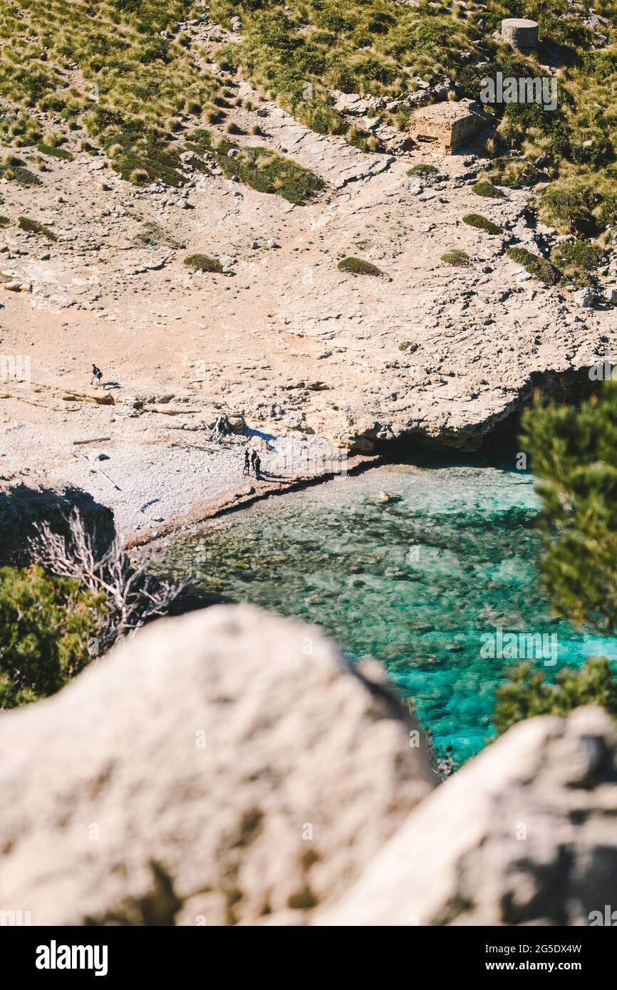 Aguas claras en Mallorca, España durante la temporada de verano Foto de stock