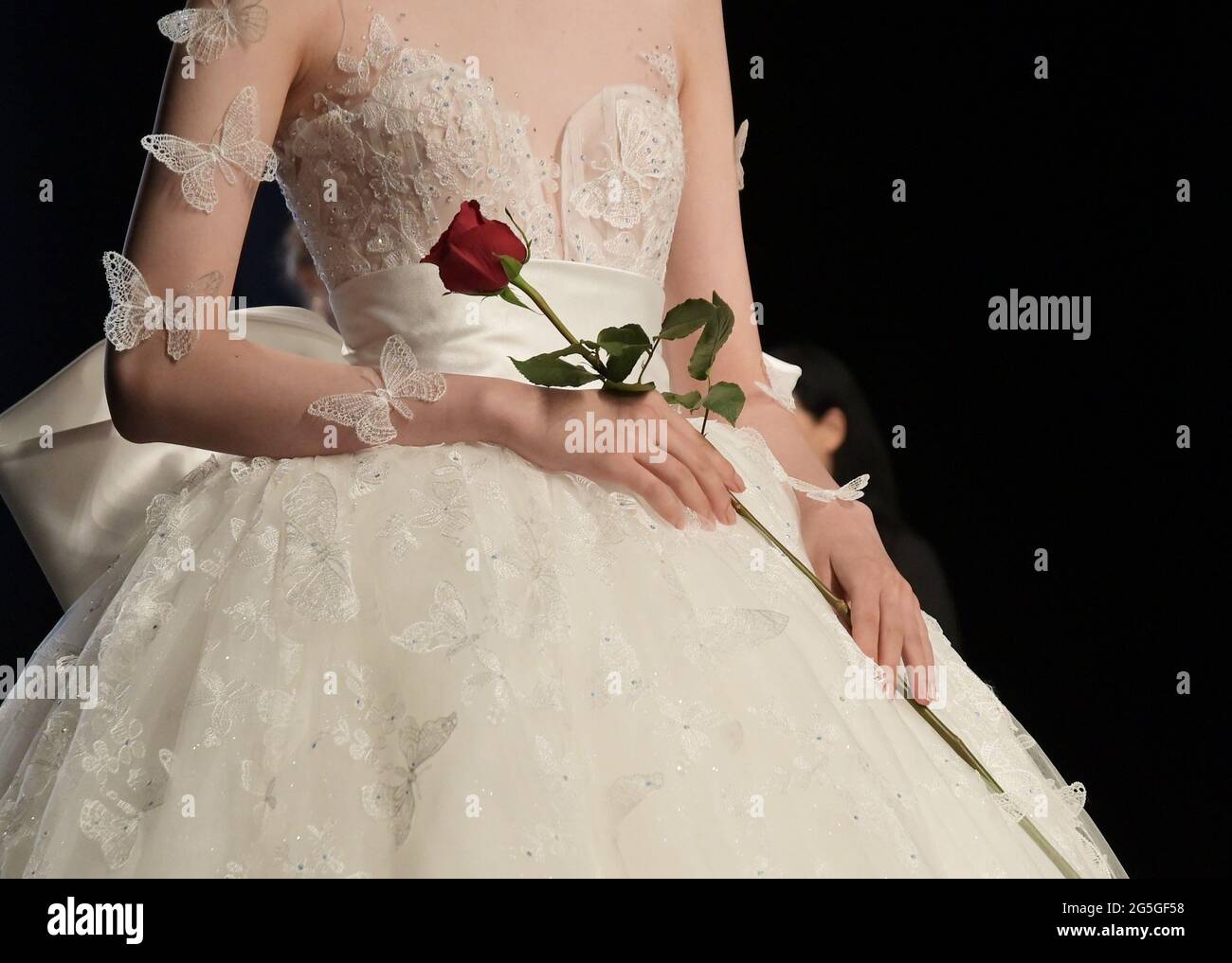 Milán, Italia. 27th de junio de 2021. Milano, ITALIA Sí SPOSAITALIA  COLLEZIONI 2021 Milano Semana de Brindal Fieramilano Ciudad presentación de  vestidos de boda y ceremonia en la foto: Presentaciones de vestidos
