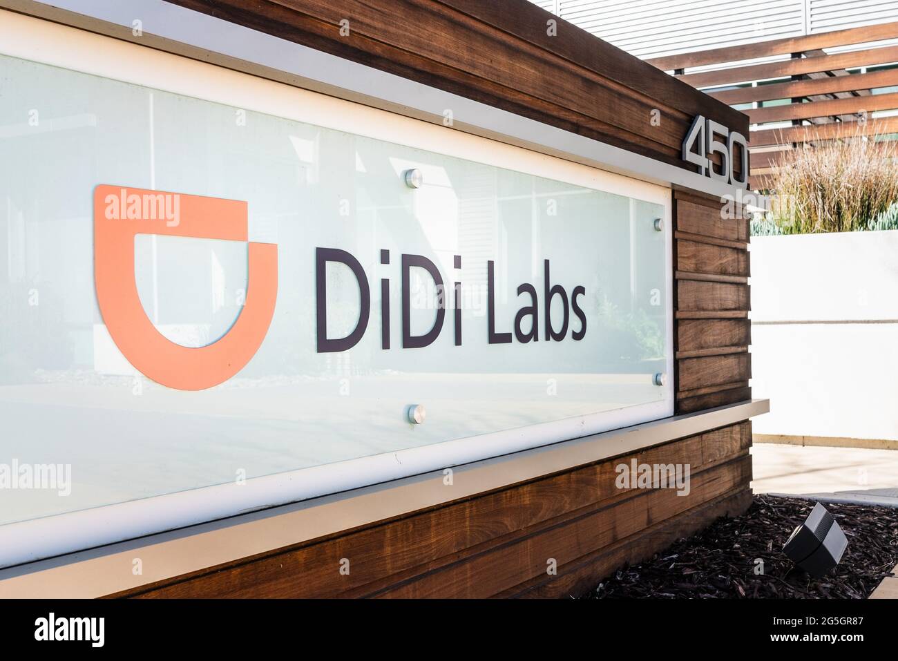 Mar 30, 2020 Mountain View / CA / USA - Didi Labs oficinas en Silicon Valley; Didi Chuxing Technology Co. Es una empresa China que proporciona tran basado en aplicaciones Foto de stock