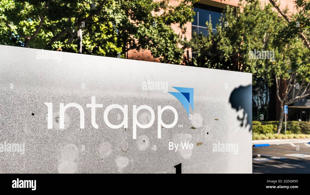 15 de agosto de 2021 Palo Alto / CA / EE.UU. - Sede de Intapp en Silicon Valley; Intapp Inc ofrece soluciones de software basadas en la nube y con tecnología AI para la pr Foto de stock