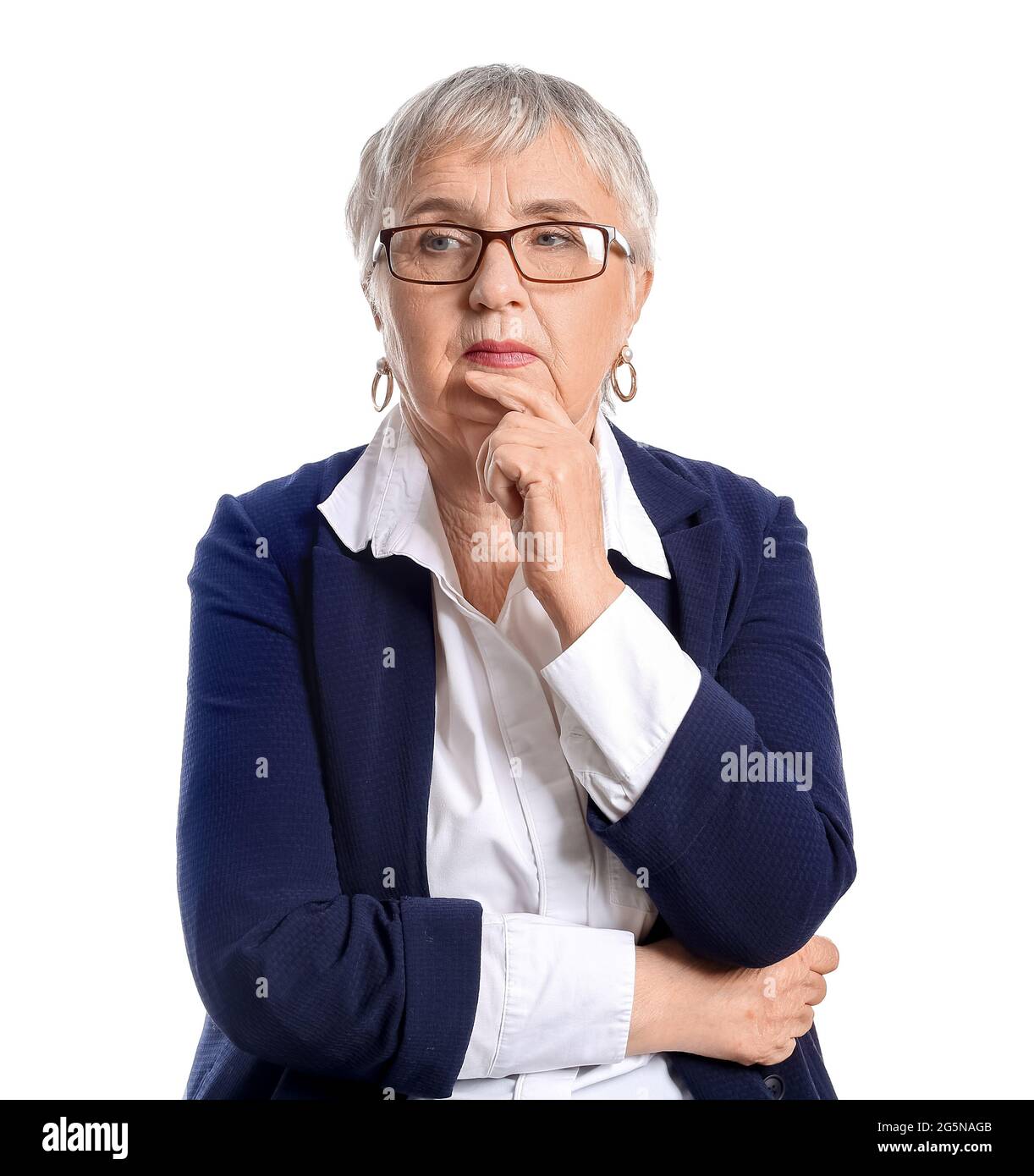 Retrato de una mujer mayor elegante sobre fondo blanco Fotografía de stock  - Alamy