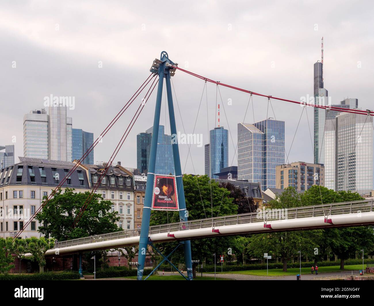 river Main, Skyline, Frankfurt, Hesse, Alemania, Europa Foto de stock