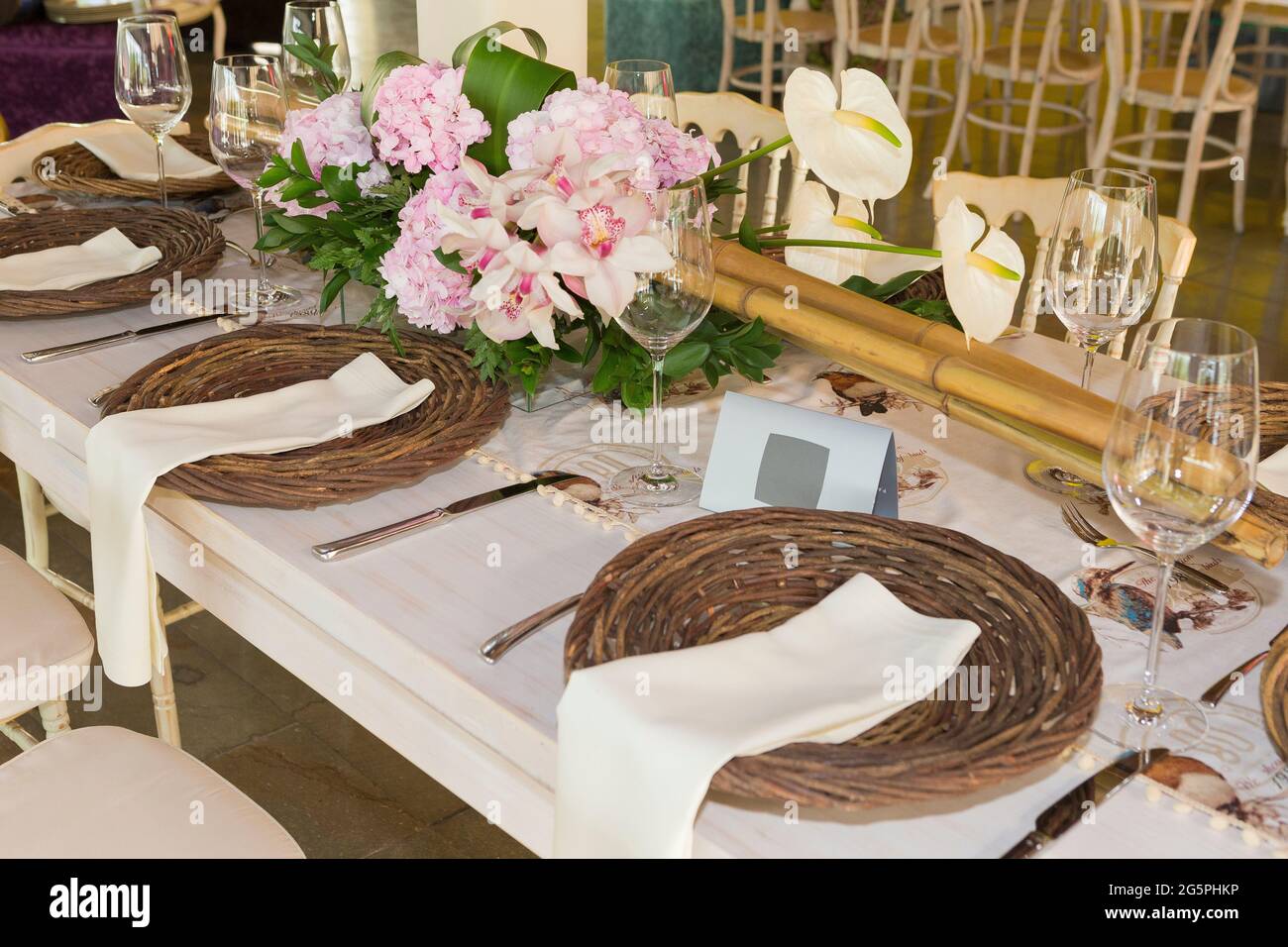 Recepción de eventos sociales; mesas decoradas para Fiestas, cumpleaños, bodas y otros eventos Fotografía de stock - Alamy