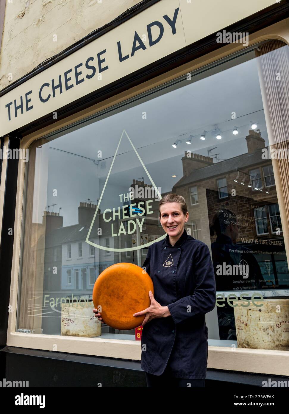 Haddington, East Lothian, Escocia, Reino Unido, 30th de junio de 2021. La  nueva tienda de la dama del queso: Svetlana Kukharchuk alias la dama del  queso, un affineur de la espuma se