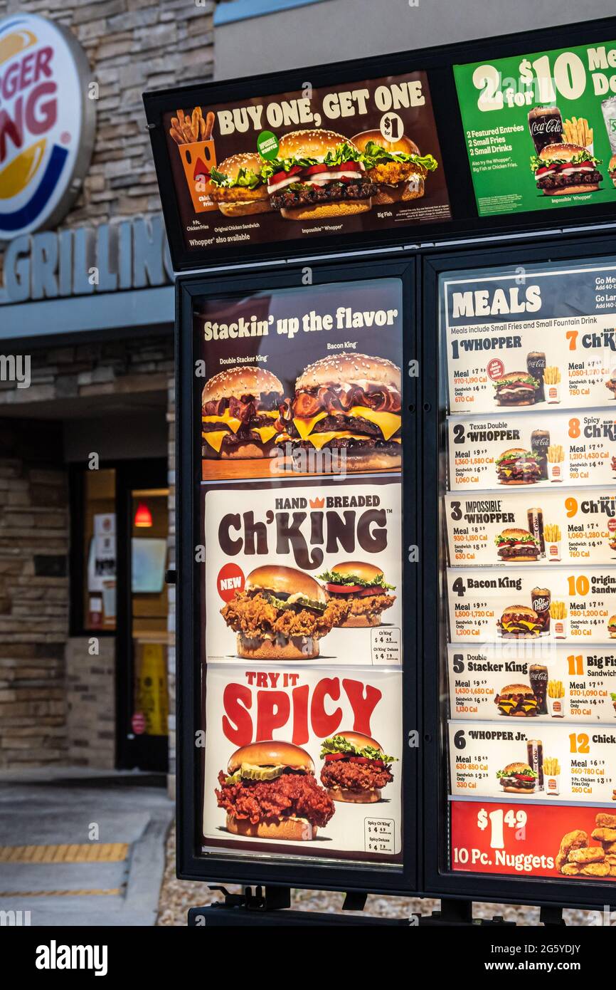 Menu burger king drive thru fotografías e imágenes de alta resolución