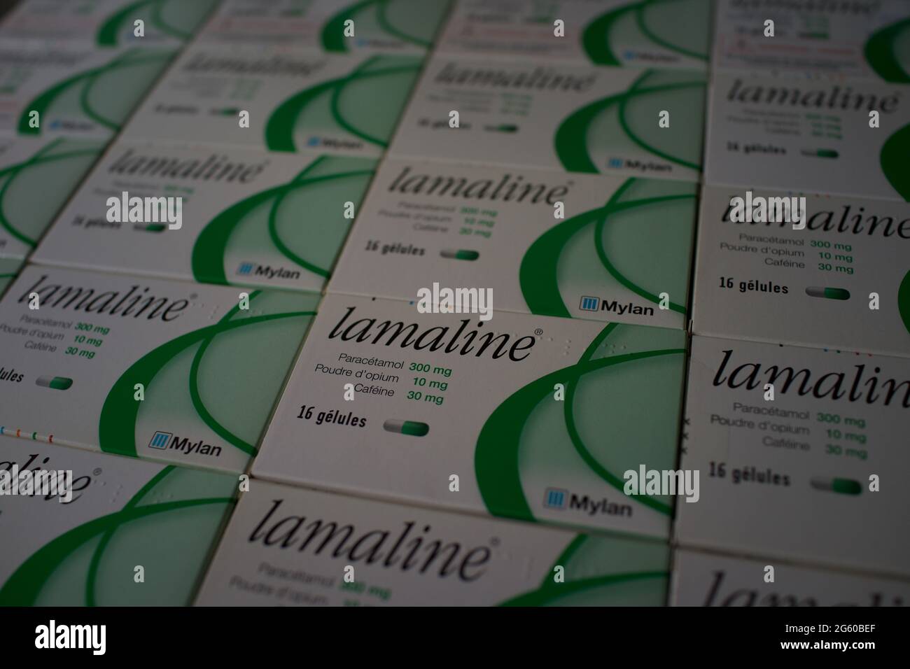 Lamaline - Opio, Paracetamol, Cafeína, 16 comprimidos, Mylan, Francia Foto de stock