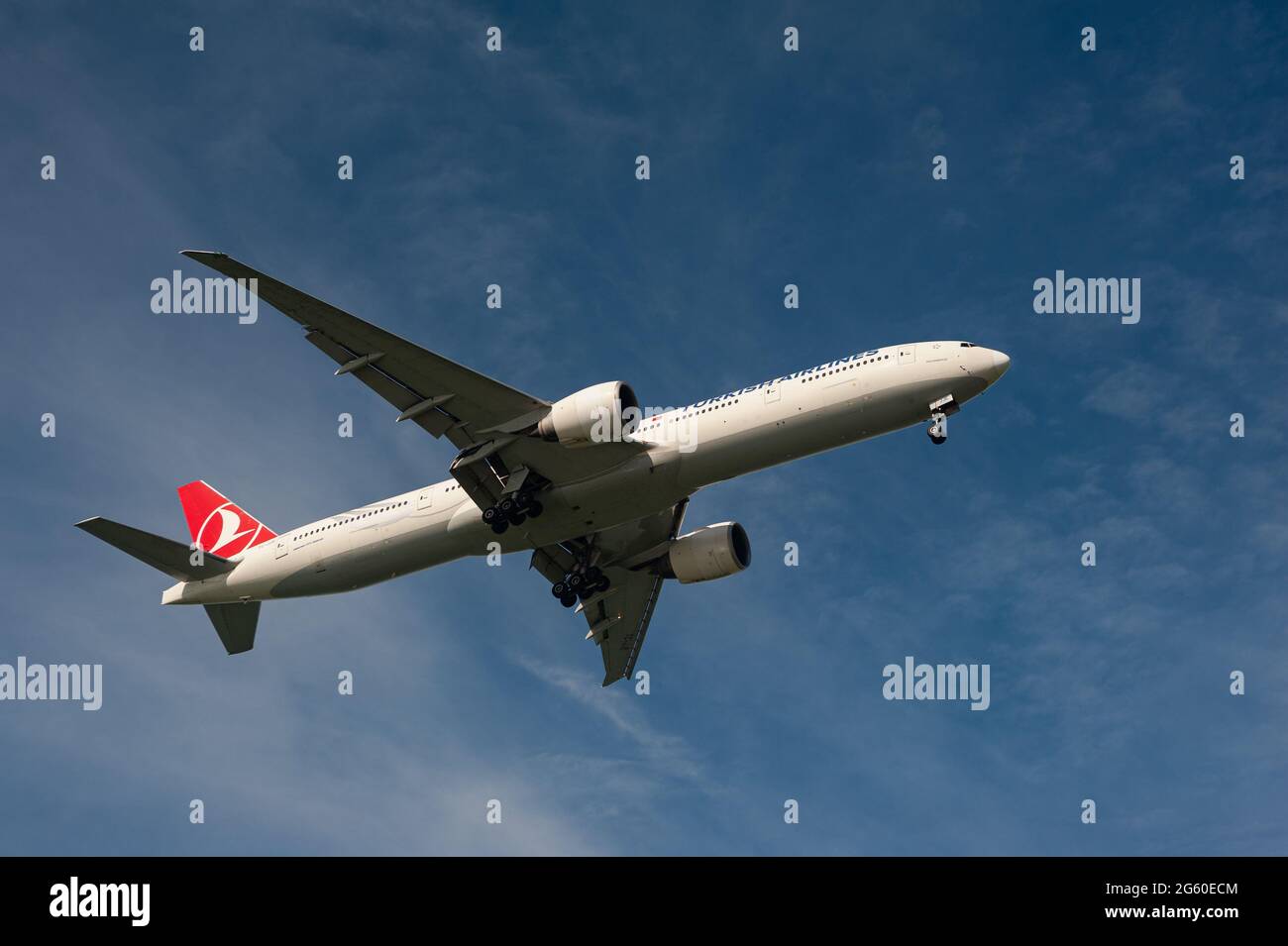 Boeing 777 plane turkish airlines fotografías e imágenes de alta resolución  - Alamy