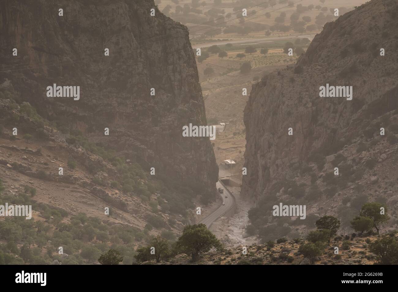 Cañón natural 'Tange bol hayat', Shiraz Way, Zagros montañas, Abolhayat, suburbio de Shiraz, Provincia de Fars, Irán, Persia, Asia Occidental, Asia Foto de stock