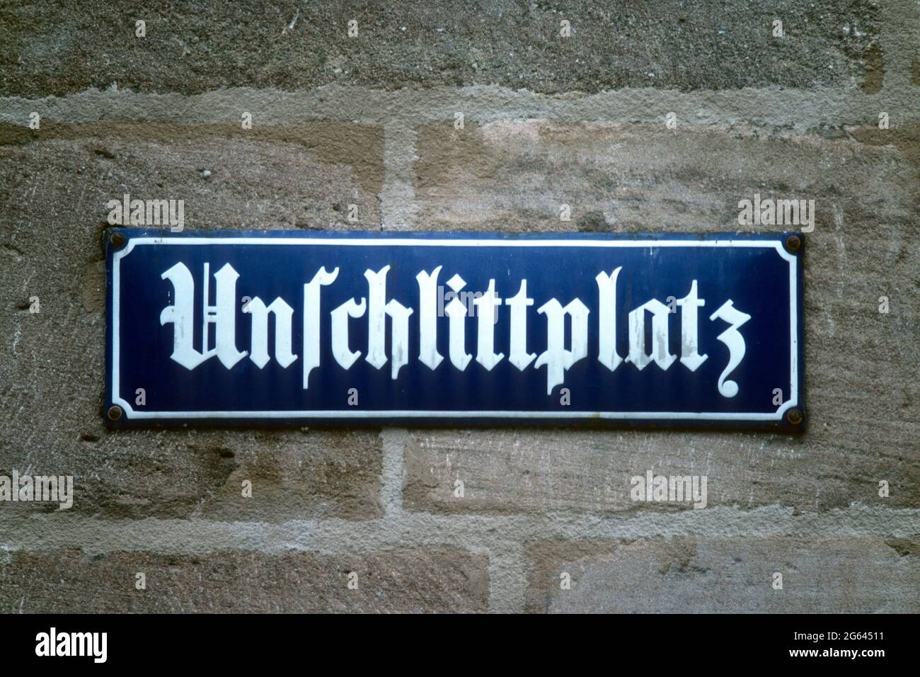 Placa de calle en escritura gótica, Nuremberg, Baviera, Alemania Foto de stock