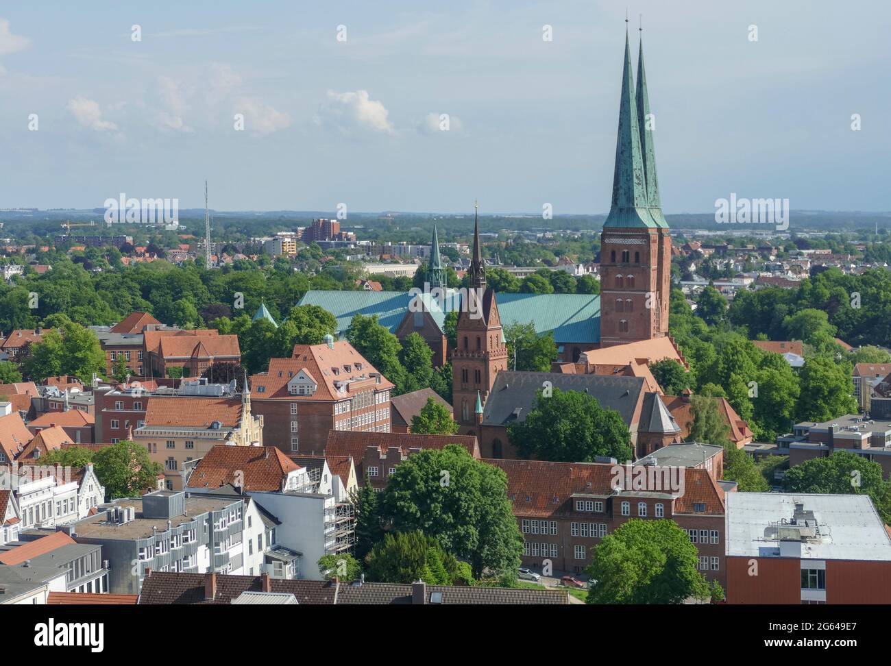 Vista aérea de la ciudad hanseática de Lübeck, una ciudad en el norte de Alemania Foto de stock