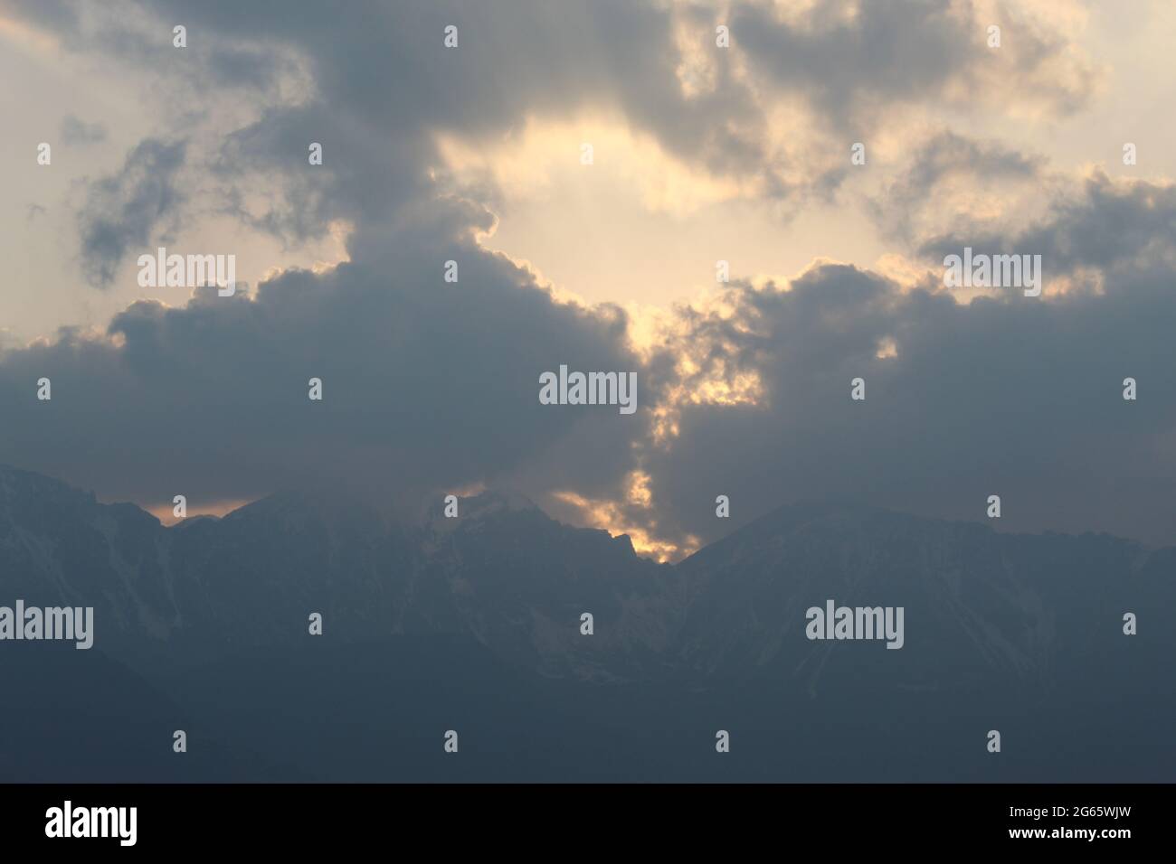 Las nubes en el cielo Foto de stock