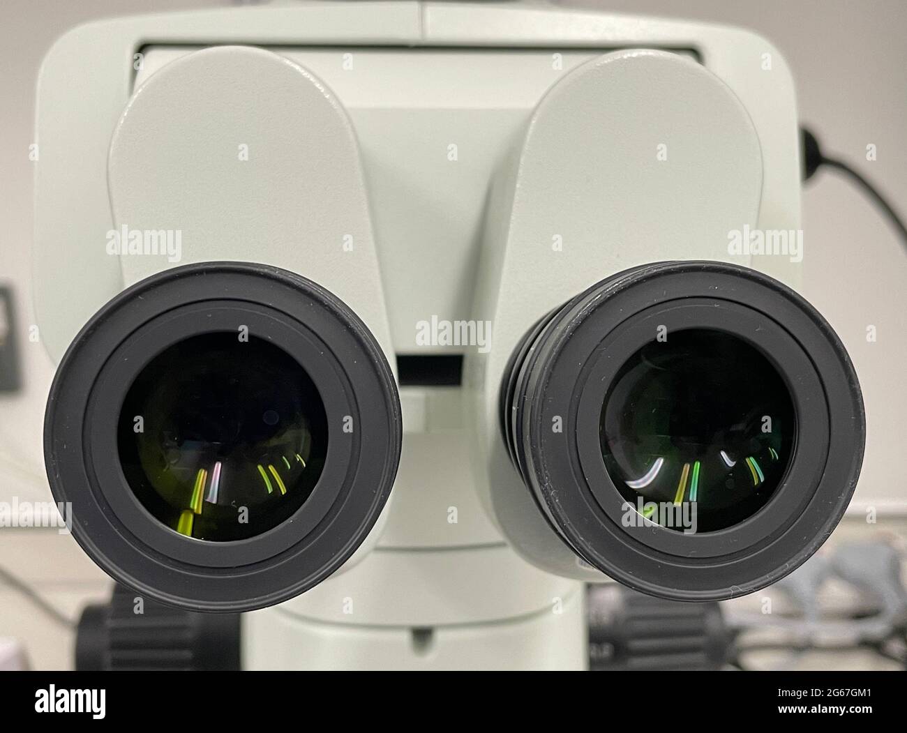 Primer plano del ocular de lente ocular del microscopio Fotografía de stock  - Alamy