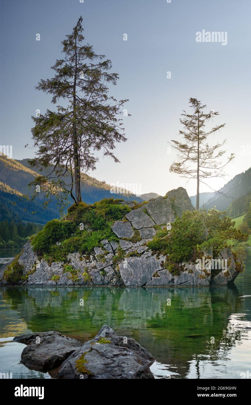 Lago Hintersee en los Alpes Baviera Alemania Foto de stock