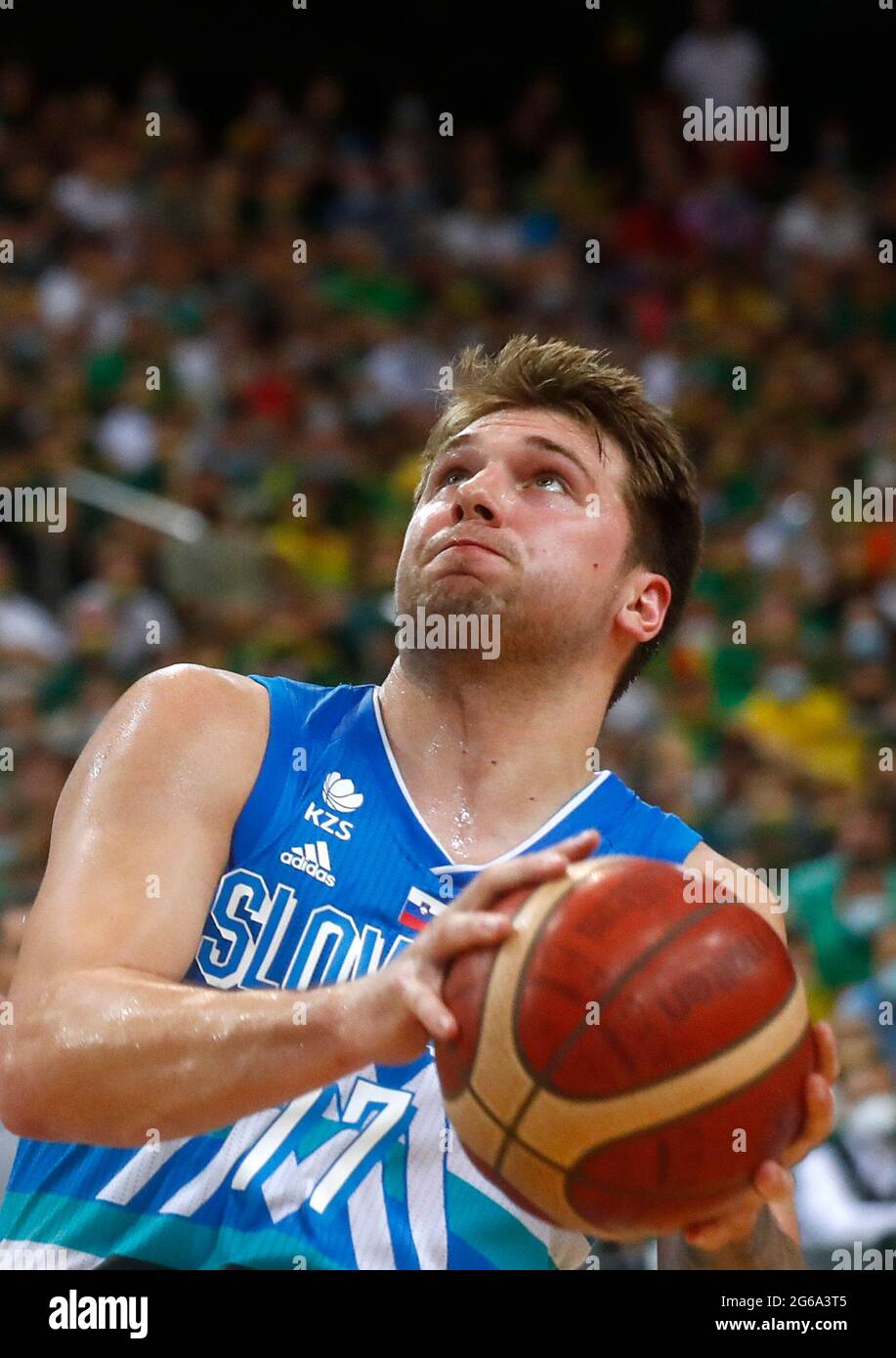 Baloncesto - Final del Torneo Calificador Olímpico FIBA - Lituania contra  Eslovenia - Zalgirio Arena, Kaunas, Lituania- 4 de julio de 2021 Luka  Doncic de Eslovenia en acción REUTERS/Ints Kalnins Fotografía de stock -  Alamy