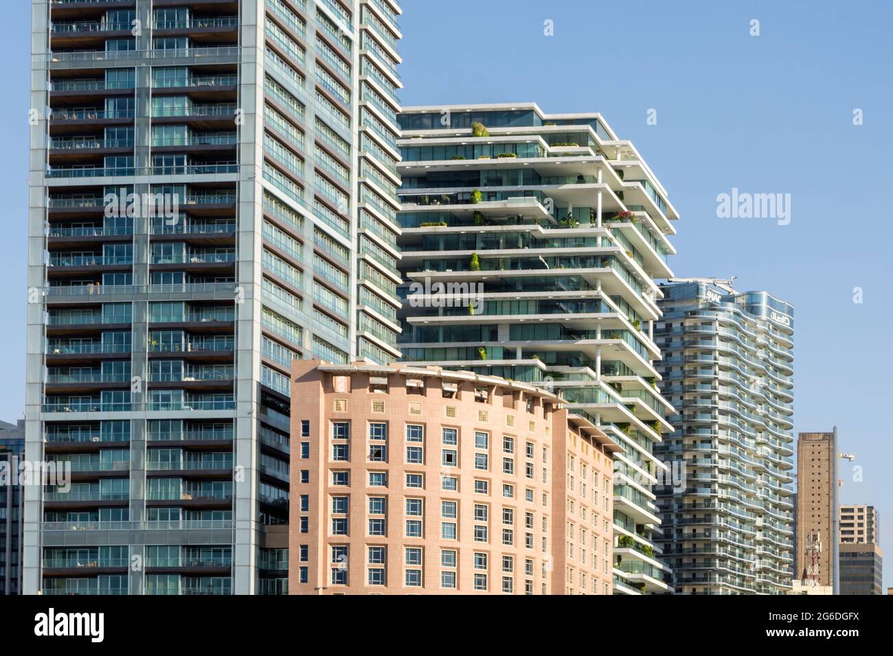 Paisaje urbano de Beirut, horizonte moderno, fachada de edificios altos, Beirut, Líbano Foto de stock
