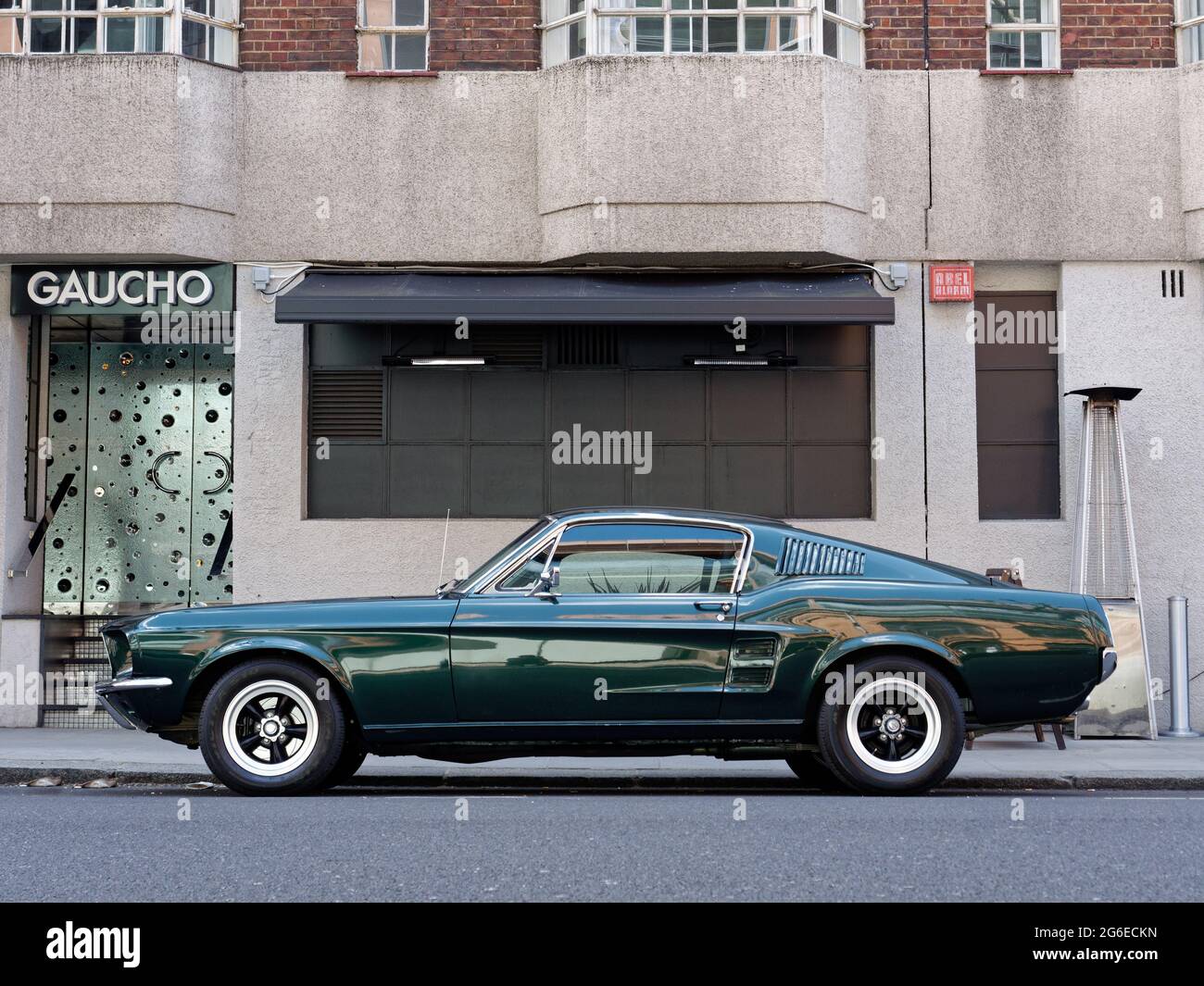 Intacto Correctamente tormenta Mustang verde fotografías e imágenes de alta resolución - Alamy
