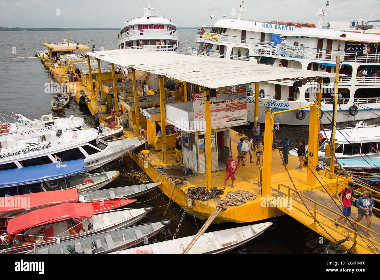 Puerto flotante de Manaus, Brasil. Foto de stock