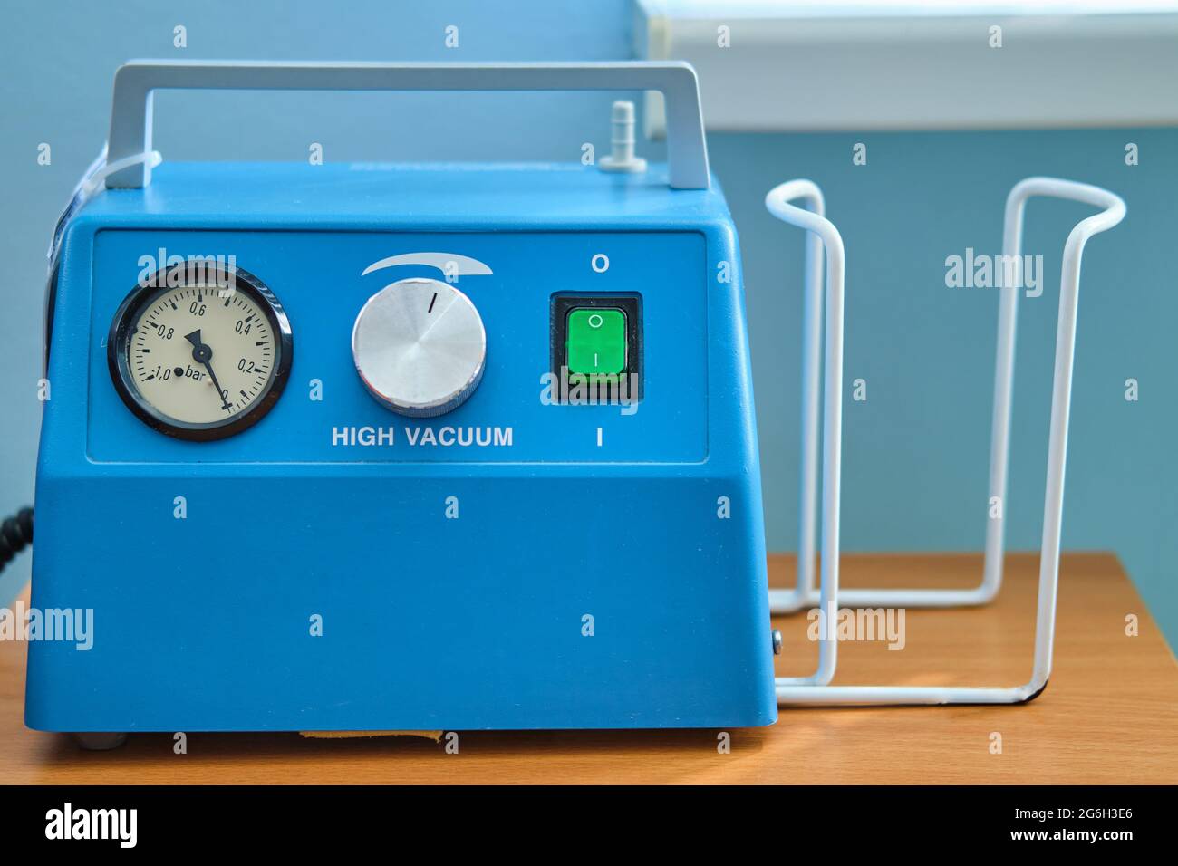 Aspirador portátil para extraer líquido de los pulmones Fotografía de stock  - Alamy