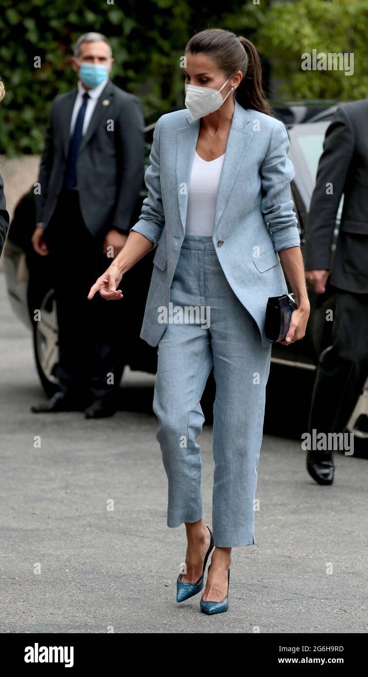 Pantalones Capri Fotos e Imágenes de stock - Alamy