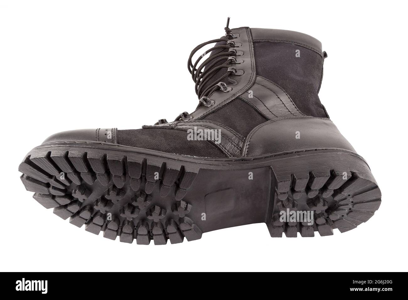 Educación preámbulo Empírico nuevas botas militares ligeras de verano negras con piezas de nylon  aisladas sobre fondo blanco Fotografía de stock - Alamy