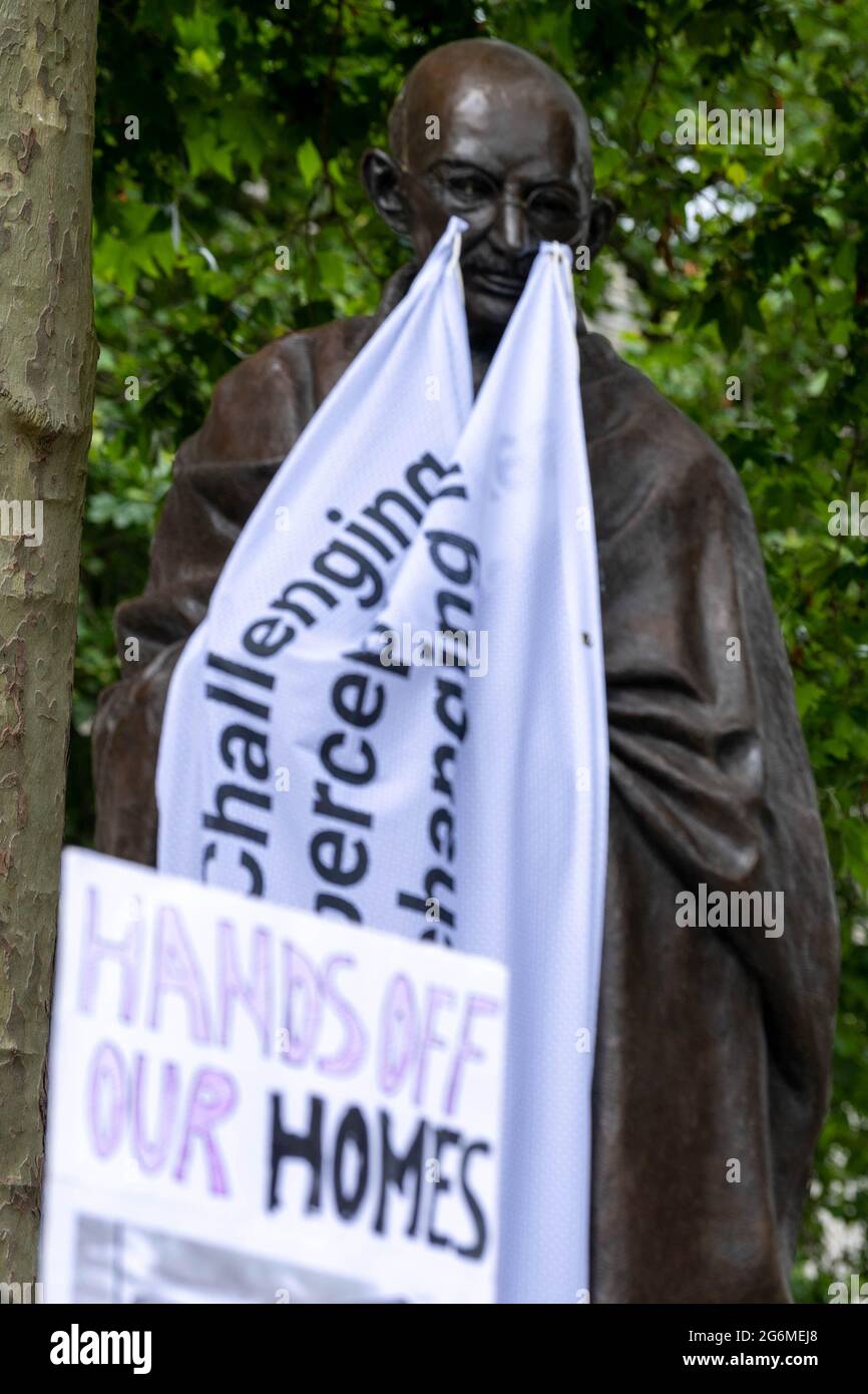 Londres, Reino Unido. 7th de julio de 2021. Los activistas de base de Gitsy, Roma y Traveller (GRT) se congregan en Parliament Square, Londres para resistir el proyecto de ley gubernamental sobre la policía, el delito, las sentencias y los tribunales. Crédito: Ian Davidson/Alamy Live News Foto de stock