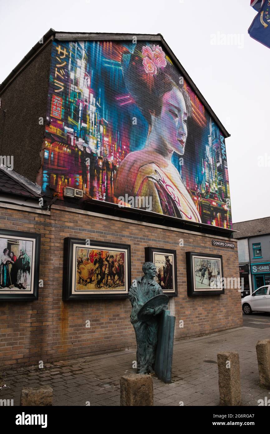 Geisha Mural art de Dan Kitchener en Northumberland Street y Shankill Road esquina, Belfast 2021 Foto de stock