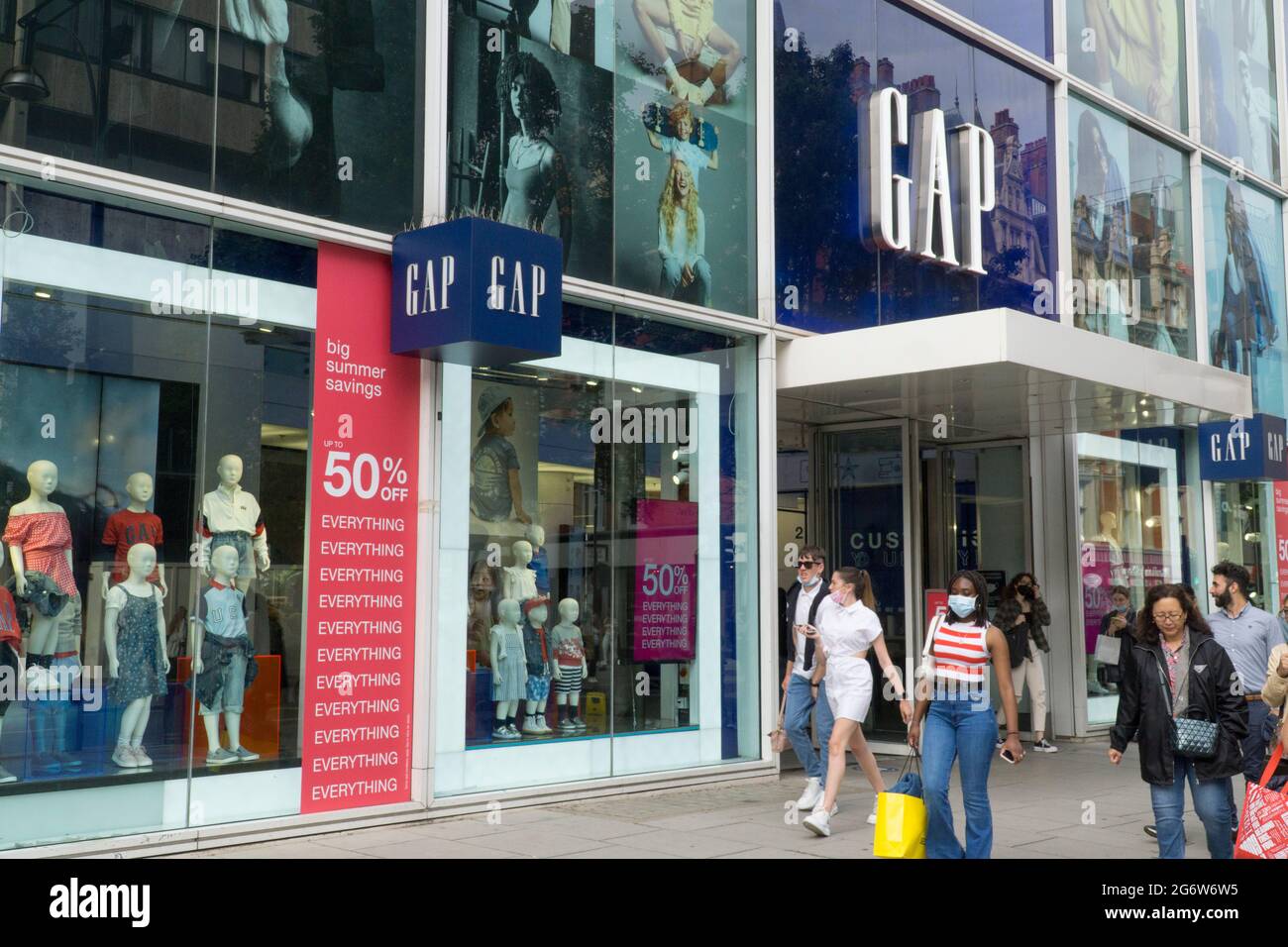 Julio ropa sucursales sale