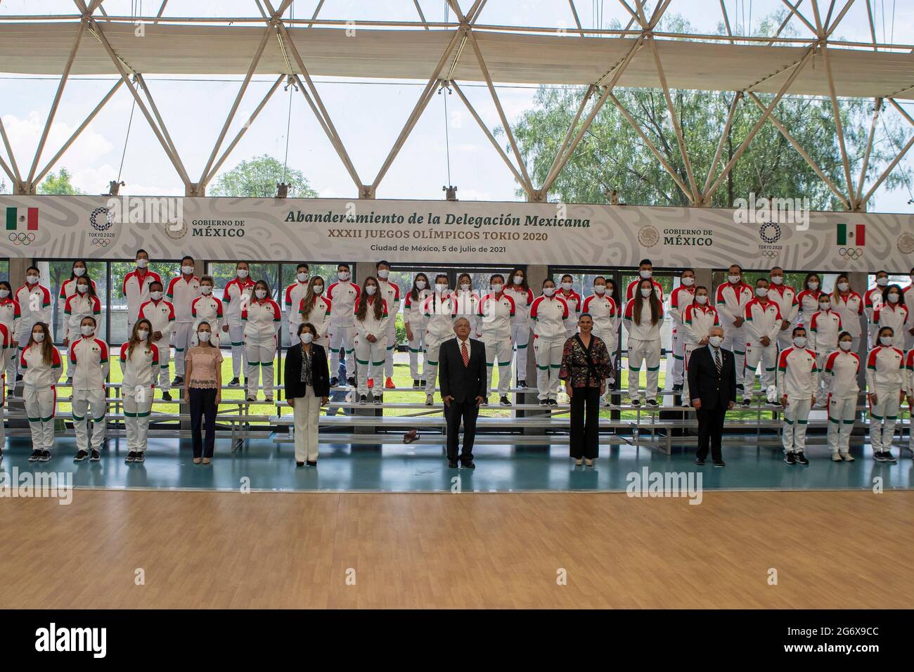 CIUDAD DE MÉXICO, MÉXICO JULIO de 5: El Presidente de México, Andrés Manuel  López Obrador, acompañado por la Alcaldesa de la Ciudad de México, Claudia  Sheinbaum, Directora General de la Comisión Nacional