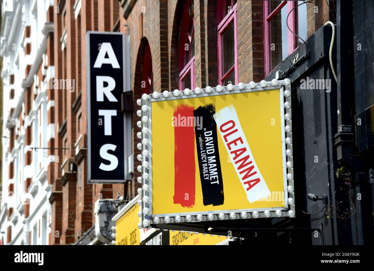 Londres, Inglaterra, Reino Unido. 'Oleana' de David Mamet en el Teatro de las Artes, julio de 2021 Foto de stock