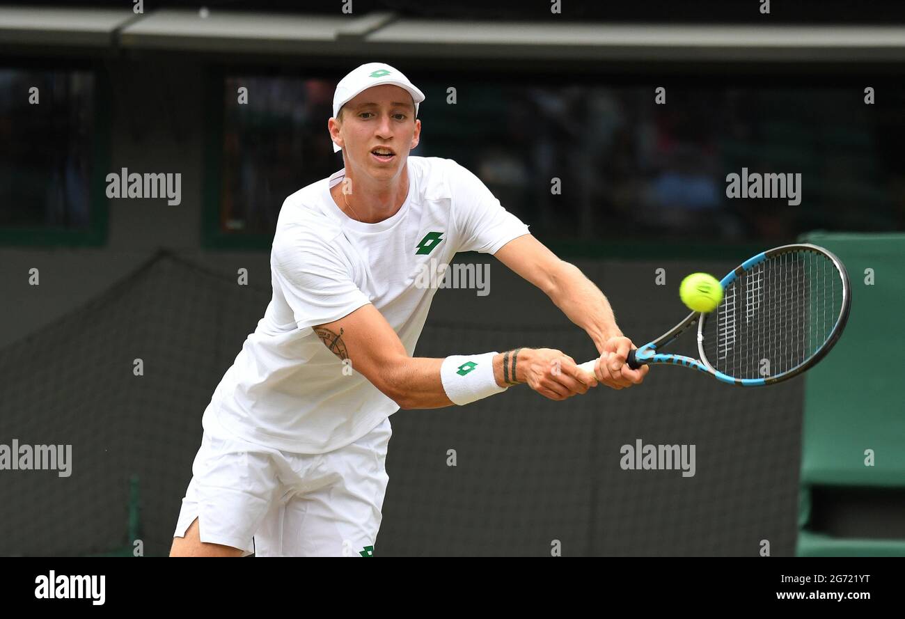 Londres, Reino Unido. 09th de julio de 2021. Campeonato Juvenil de Wimbledon de Londres Día 12 10/07/2021 Sascha Gueymard- Wayenburg (FRA) Crédito: Roger Parker/Alamy Live News Foto de stock