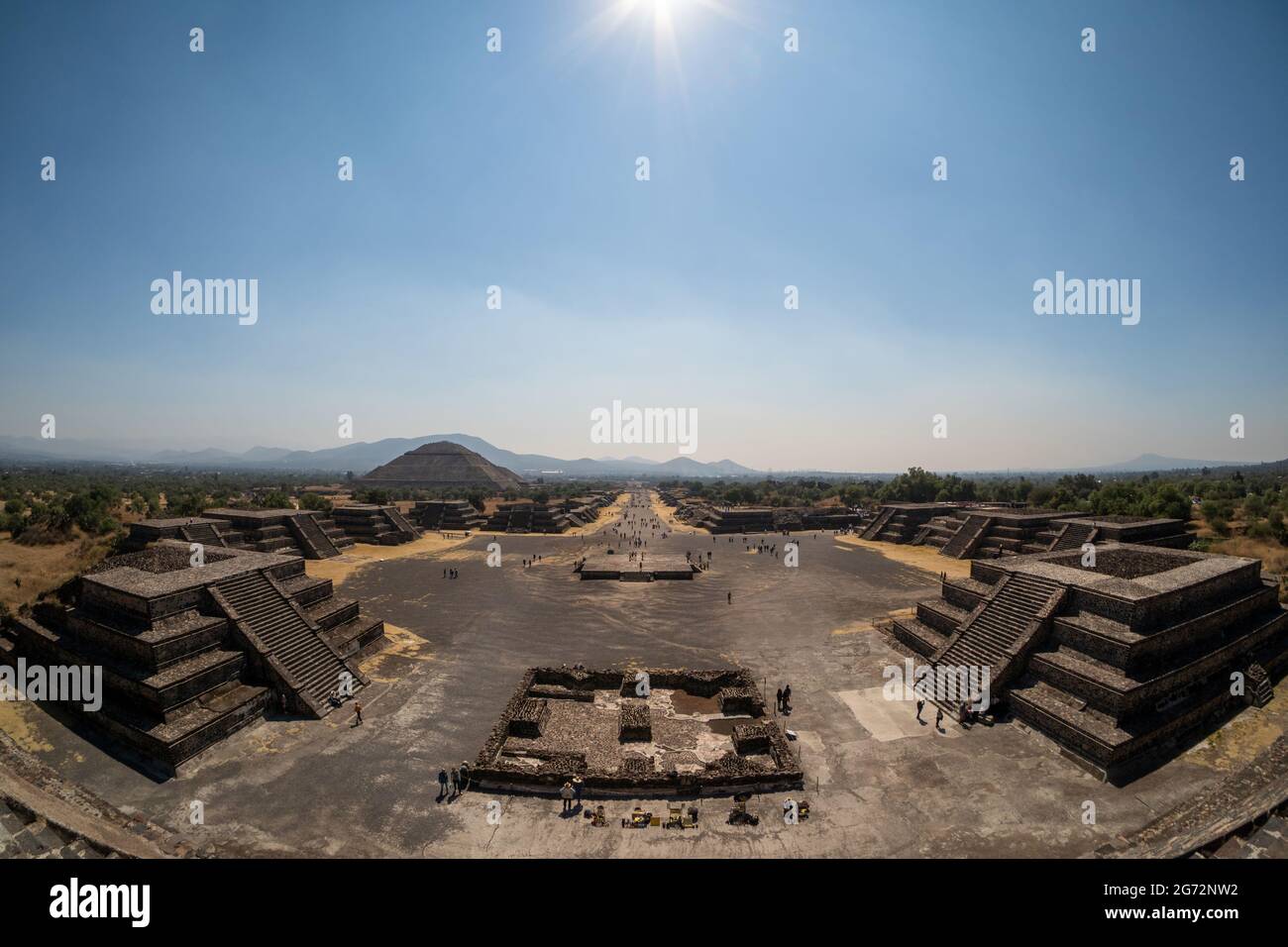 Pirámide del Sol en la antigua ciudad azteca de Teotihuacan cerca de Ciudad de México, México. Foto de stock