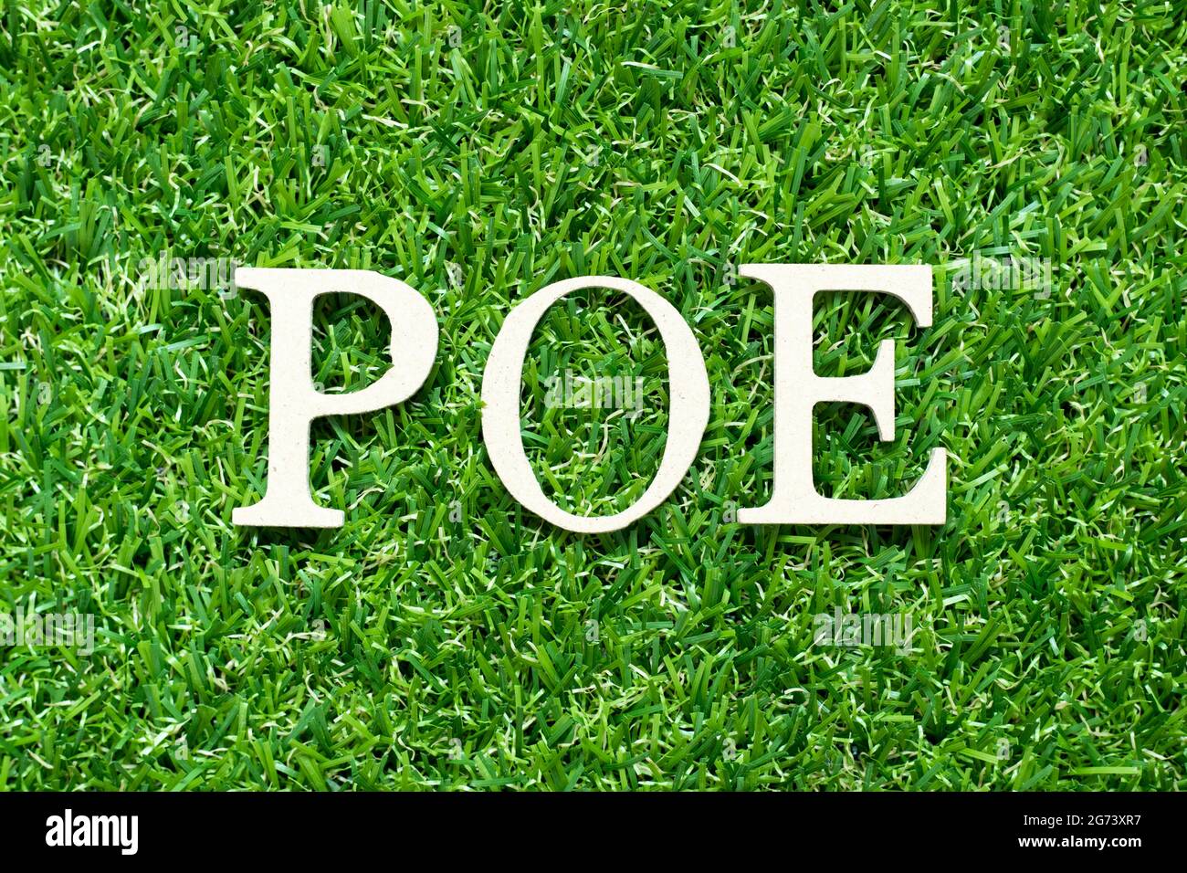 Letra alfabética en la palabra POE (Abreviatura de prueba de empleo ...