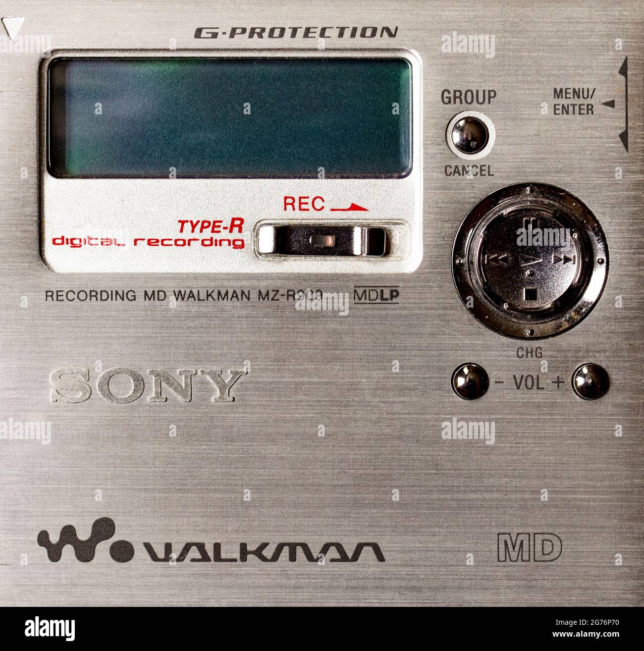 Un reproductor Sony MiniDisc Walkman MZ R909/ ATRAC Type R MD, presentado  en agosto de 2001 Fotografía de stock - Alamy