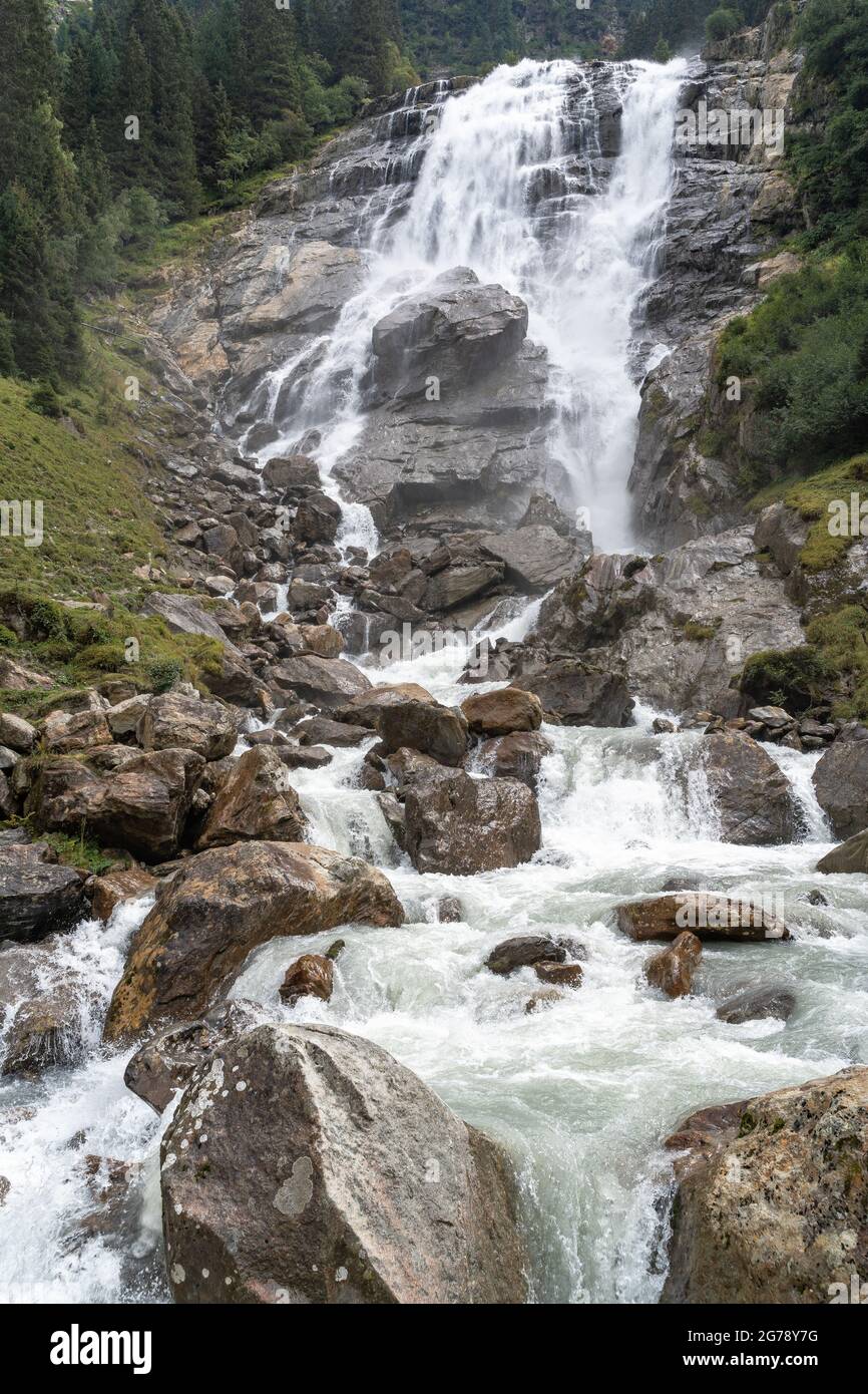 Europa, Austria, Tirol, los Alpes de Stubai, cascada de Grawa en el valle  de Stubai Fotografía de stock - Alamy