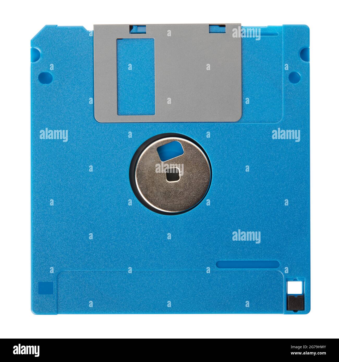 Parte posterior de disquete azul con etiqueta en blanco aislada sobre fondo blanco, ruta de recorte Foto de stock