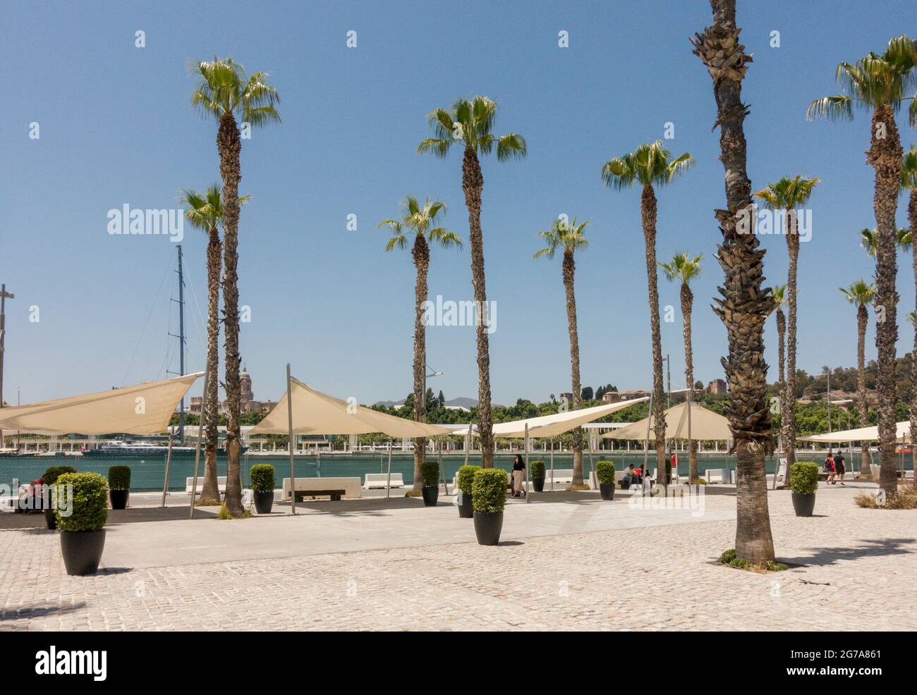 Málaga españa. Muelle uno, paseo marítimo, centro comercial y de  restaurantes, Puerto de Málaga, Andalucía, España Fotografía de stock -  Alamy
