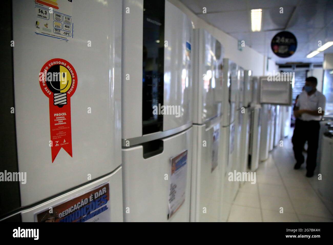 salvador, bahia, brasil - 2 de julio de 2021: El sello Procel es visto en  un refrigerador para la venta en una tienda de electrodomésticos en la  ciudad de Salvador Fotografía de stock - Alamy