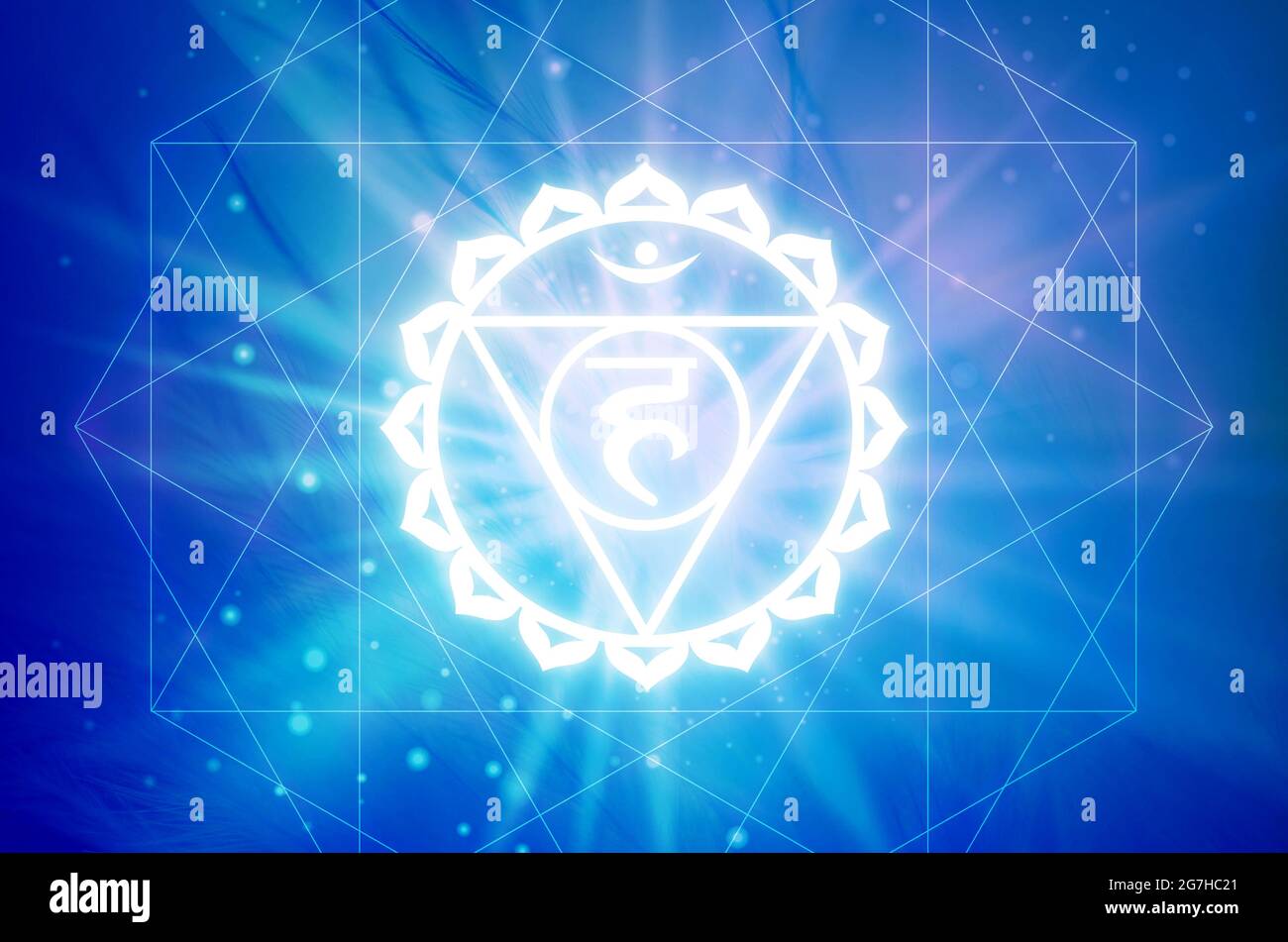 Símbolo de vishudha Chakra sobre fondo azul. Este es el quinto Chakra, también llamado Chakra