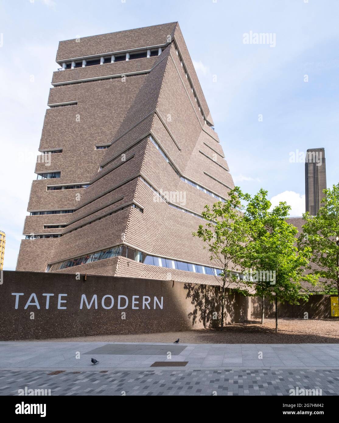 Extensión de la Casa de Interruptor al Tate Modern en el South Bank  expandiendo el espacio de la galería en la parte trasera del edificio  original Fotografía de stock - Alamy