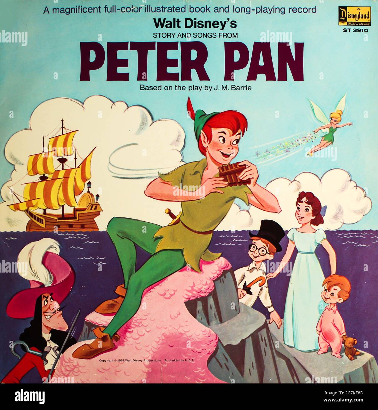 Peter Pan es una de de aventura animada estadounidense de 1953 producida por Walt Disney Banda sonora en disco LP de vinilo. Portada del álbum de stock - Alamy