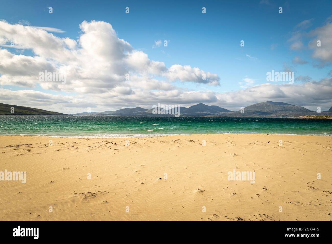 Un verano de 3 imágenes HDR de la maravillosa Luskentero, Losgaintir, Playa en la Isla de Harris, Islas del Oeste, Escocia. 25 de junio de 2021 Foto de stock