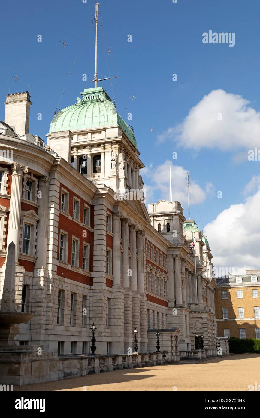 El antiguo edificio del Almirantazgo en Londres, Inglaterra. El edificio en Whitehall fue anteriormente la residencia oficial del Primer Señor del Almirantazgo. Foto de stock