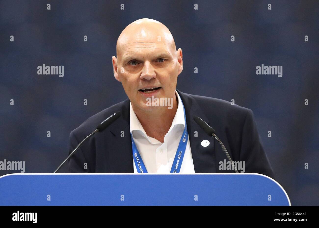 Gelsenkirchen, Alemania. 17th de julio de 2021. Gelsenkirchen,  Gelsenkirchen, Alemania. 17th de julio de 2021. Firo: 17.07.2021, Fuvuball,  2nd Bundesliga, temporada 2021/2022, FC Schalke 04, reunión extraordinaria  de miembros, MV holger bauner
