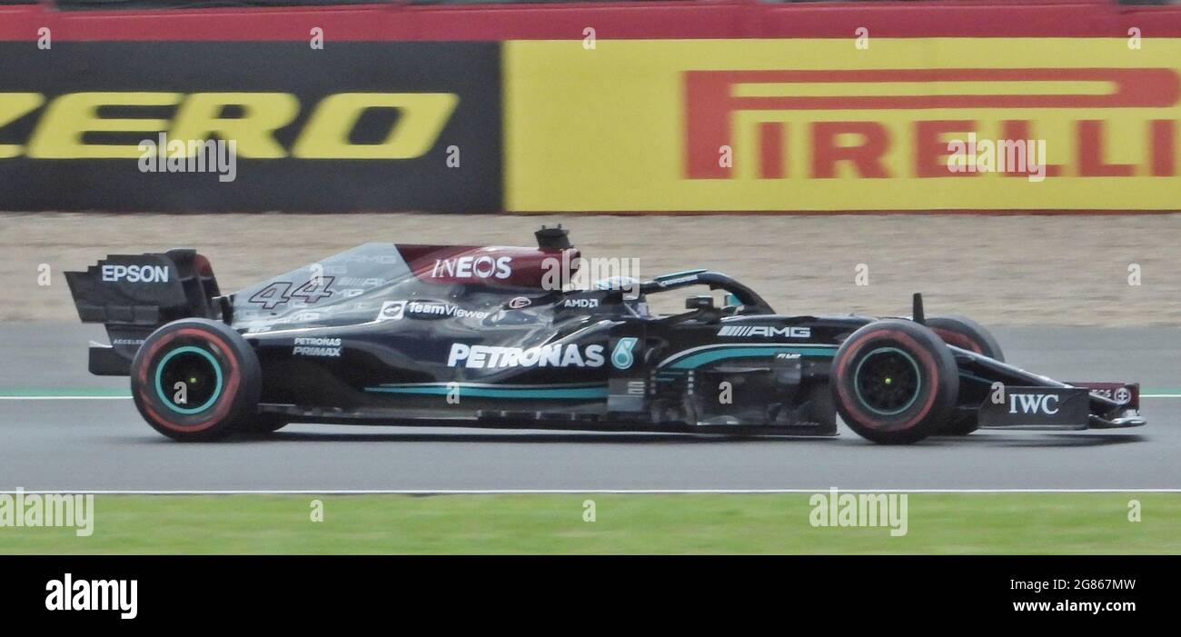 Silverstone, Reino Unido. 17 de julio de 2021. British F1 Grand Prix  Silverstone Reino Unido Lewis Hamilton Mercedes W12 Mercedes V6 Turbo  Crédito: Leo Mason ALAMY noticias en vivo y práctica deportiva
