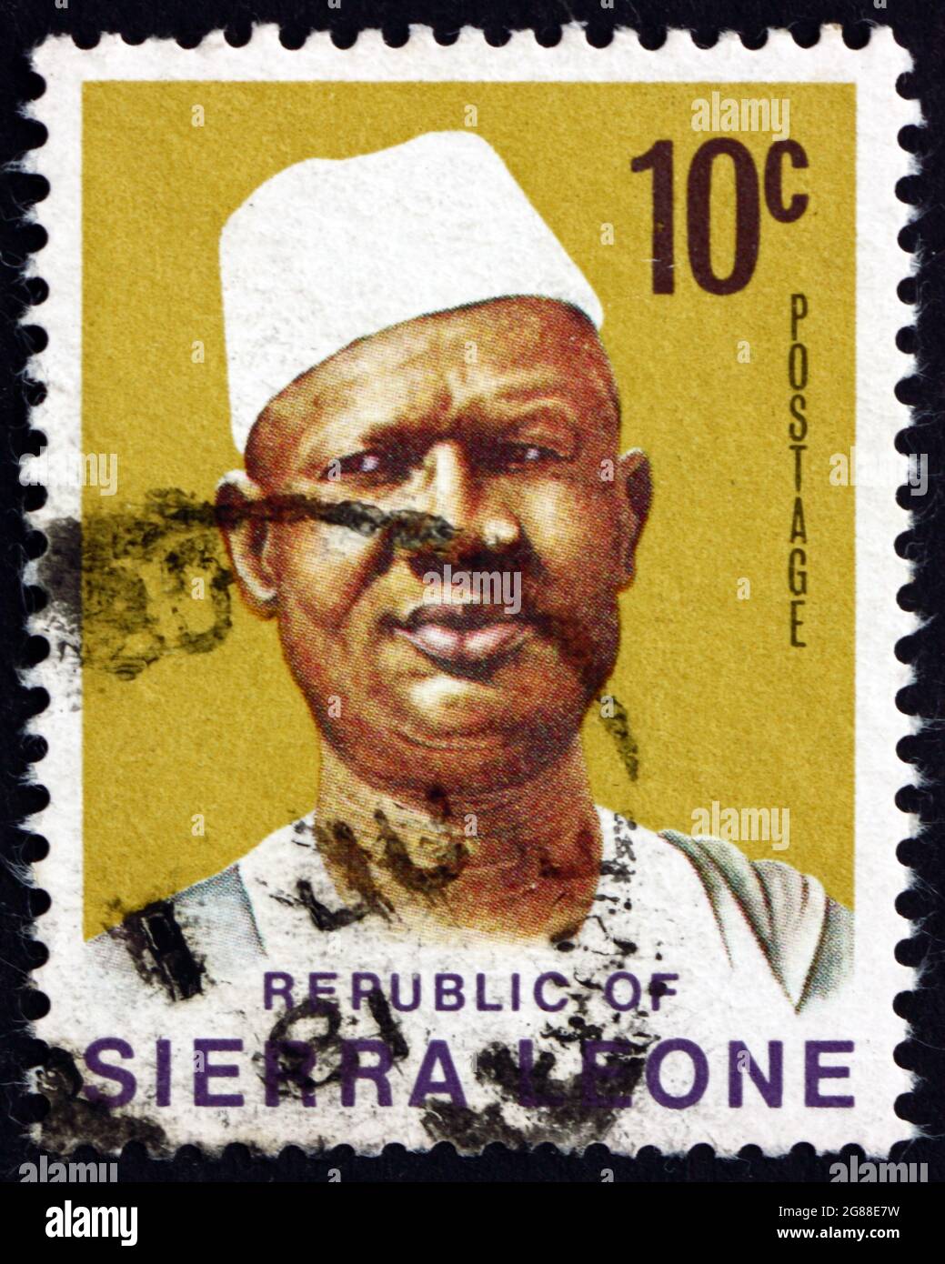 SIERRA LEONA - CIRCA 1972: Un sello impreso en Sierra Leona muestra a Siaka Stevens, el primer presidente de Sierra Leona desde 1971 hasta 1985, alrededor de 1972 Foto de stock