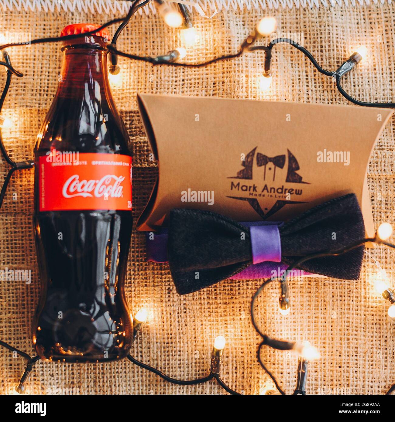 Etiqueta de navidad de coca cola fotografías e imágenes de alta resolución  - Alamy